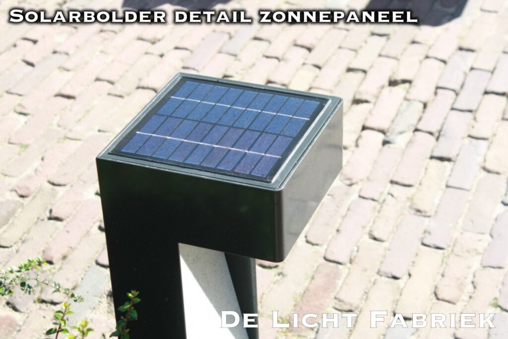 Solarbolder Schielandhuis detail zonnepaneel met RVS afgewerkt met poedercoat